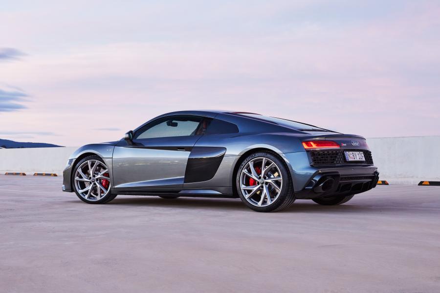  Audi R8 V10 RWD Coupe 2020 года  (AU) (фото 3 из 35)